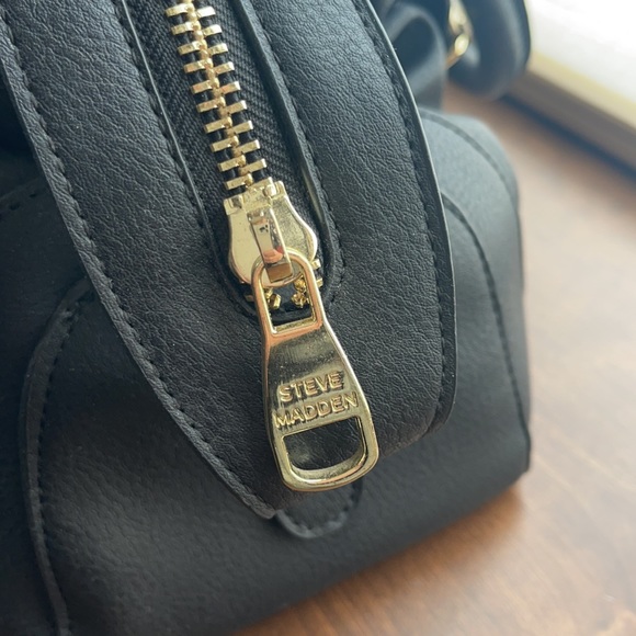 Steve Madden Doctor Bag style Purse - Picture 3 of 8